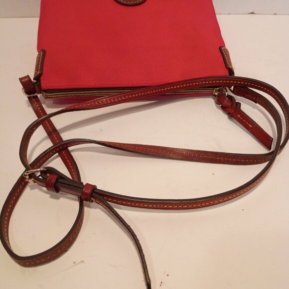 DOONEY & BOURKE Red Nylon Pouchette Mini Crossbody Bag Zip-Top - Picture 8 of 15